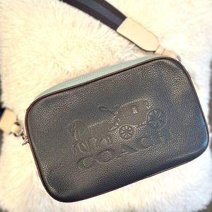 👛 BEAUTIFUL NWT COACH CROSSBODY BAG